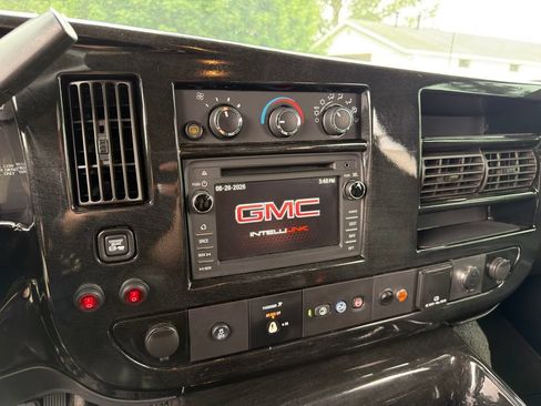 Used 2018 GMC Savana 3500 Extended RWD image 44