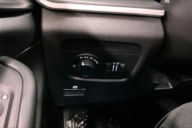 Used 2023 Jeep Grand Cherokee Altitude AWD/4WD image 38