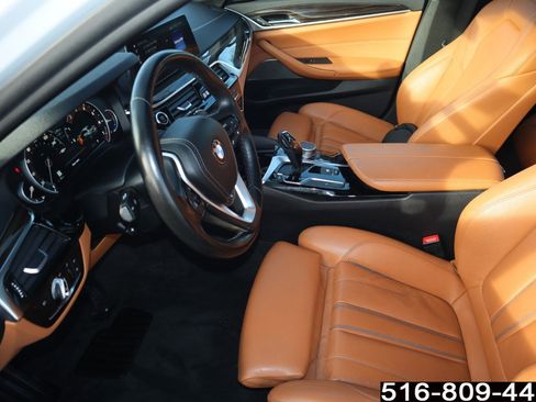 Used 2018 BMW 540i xDrive w/ Premium Package image 16