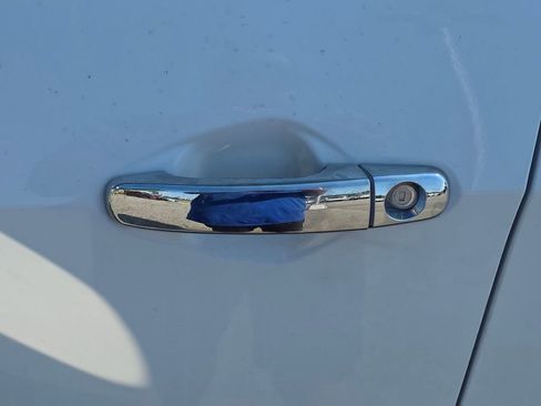 Used 2017 Chevrolet Equinox LT w/ Convenience Package FWD image 11