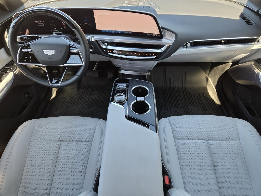 Used 2024 Cadillac Lyriq Luxury w/ LPO, Floor Liner Package RWD image 27