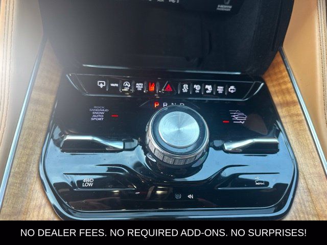 Used 2023 Jeep Grand Wagoneer Series III AWD/4WD image 26