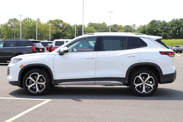 Used 2026 Volkswagen Tiguan SE AWD/4WD image 2