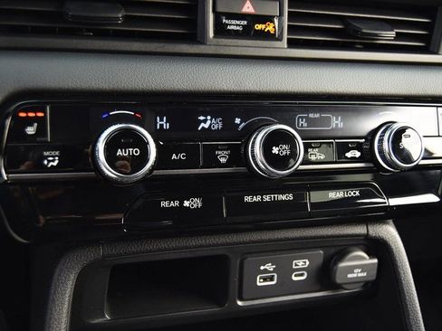 New 2025 Honda Pilot TrailSport image 18