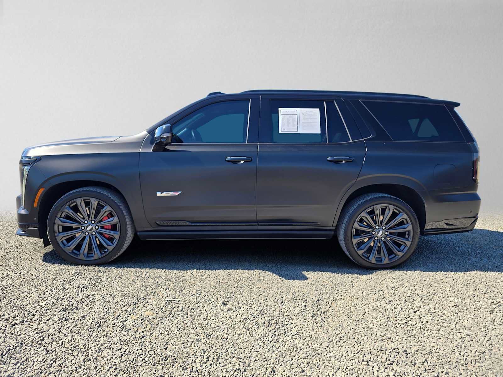 Used 2025 Cadillac Escalade V AWD/4WD image 6