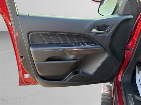 Used 2021 GMC Canyon Denali image 6