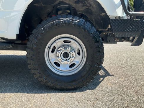 Used 2022 Ford F250 XL w/ Power Equipment Group AWD/4WD image 10