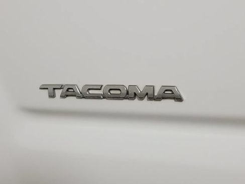 Used 2013 Toyota Tacoma PreRunner w/ SR5 Pkg RWD image 9