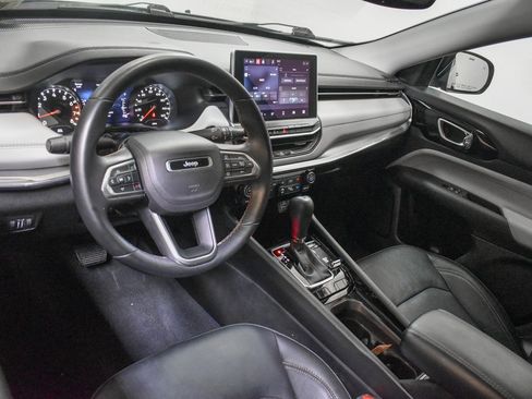 Used 2022 Jeep Compass Limited image 16