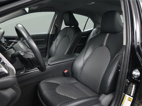 Used 2024 Toyota Camry SE image 33