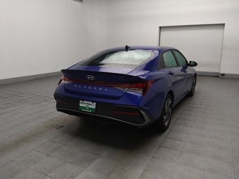 Used 2025 Hyundai Elantra Sport FWD image 9