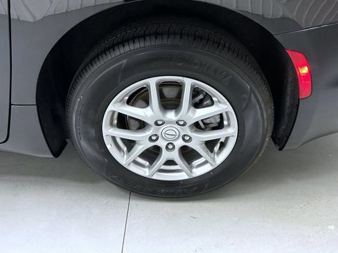 Used 2025 Chrysler Pacifica Select FWD image 21