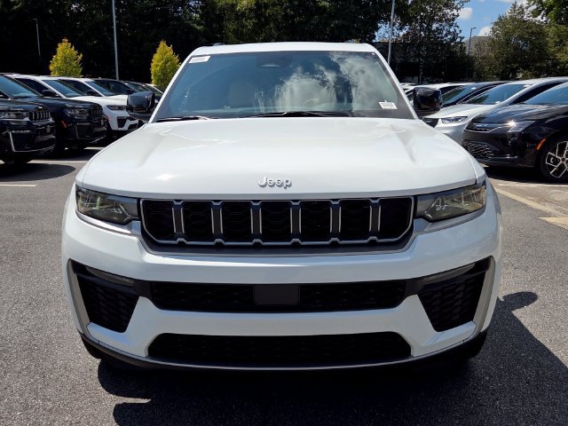 New 2027 Jeep Grand Cherokee Limited AWD/4WD image 2