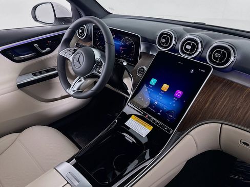New 2026 Mercedes-Benz GLC 300 image 15