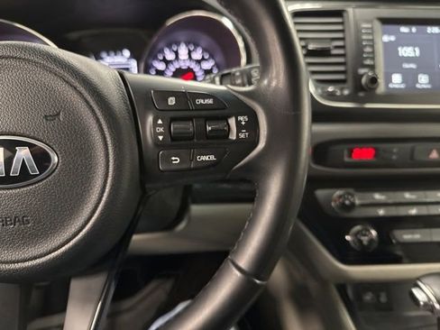 Used 2018 Kia Sedona LX w/ LX Essentials Premium Package image 32