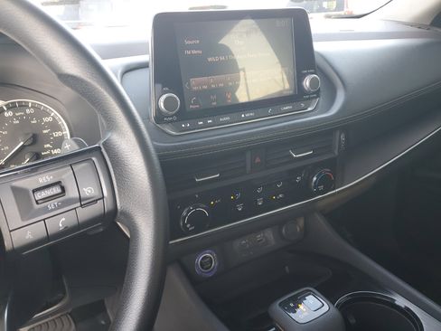 Used 2021 Nissan Rogue S image 26