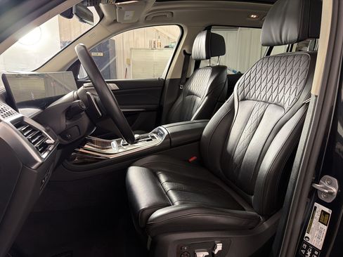 Used 2026 BMW X7 xDrive40i AWD/4WD image 5