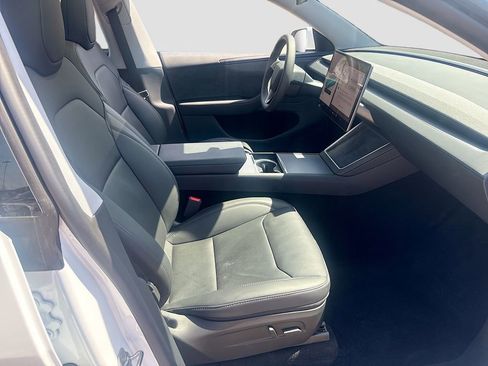 Used 2026 Tesla Model Y 2WD image 30