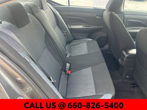 Used 2023 Nissan Versa SV image 8