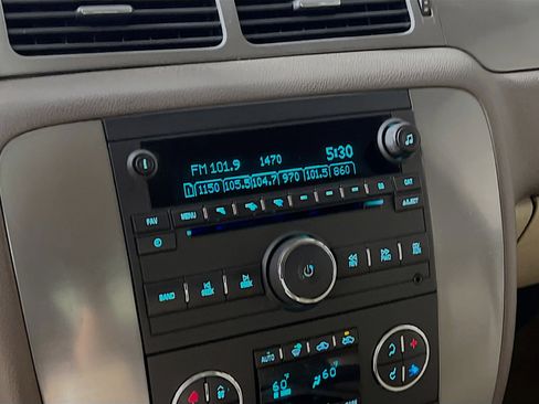 Used 2011 Chevrolet Avalanche LT w/ Luxury Package image 26