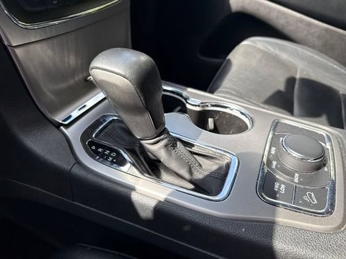 Used 2018 Jeep Grand Cherokee Limited w/ Luxury Group II AWD/4WD image 21