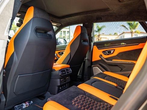 Used 2022 Lamborghini Urus image 23