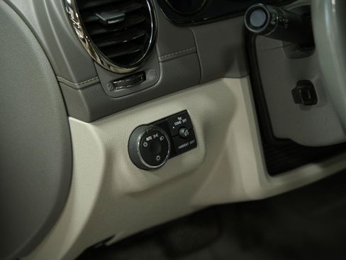 Certified 2014 Buick Enclave Premium FWD image 40