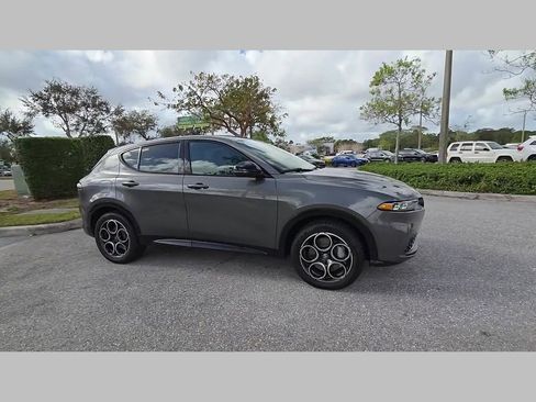 Used 2025 Alfa Romeo Tonale w/ Premium Package image 51