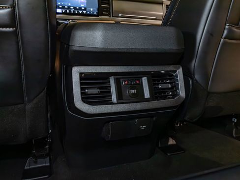 Used 2024 Ford F350 Platinum image 23