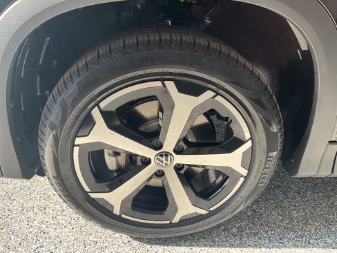 New 2026 Volkswagen Tiguan SE image 11