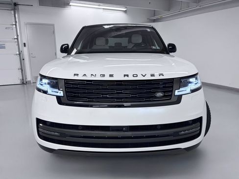 Used 2023 Land Rover Range Rover SE AWD/4WD image 3