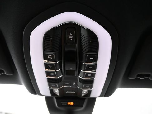 Certified 2026 Porsche Macan S AWD/4WD image 10
