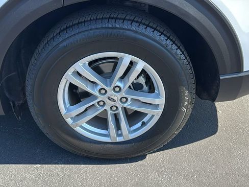 Certified 2020 Ford Explorer XLT RWD image 8