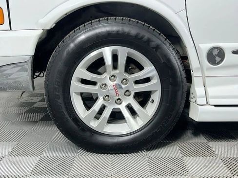 Used 2004 GMC Savana 1500 w/ Preferred Equipment Group image 30