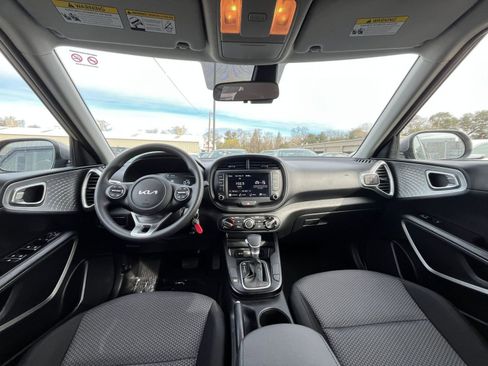 Used 2025 Kia Soul LX w/ LX Technology Package image 31