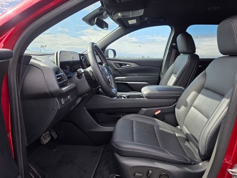 Used 2025 Chevrolet Traverse LT AWD/4WD image 22