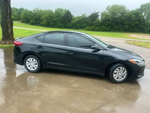 Used 2018 Hyundai Elantra SE FWD image 9