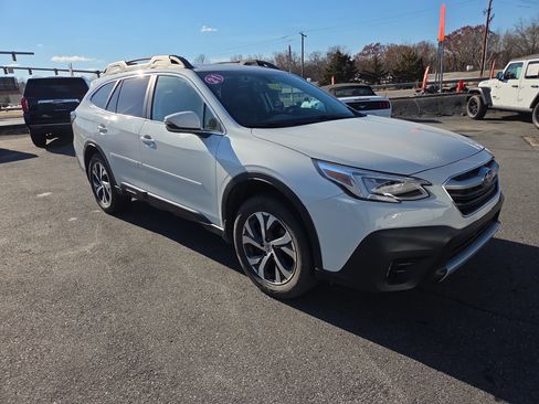 Used 2021 Subaru Outback Limited image 1