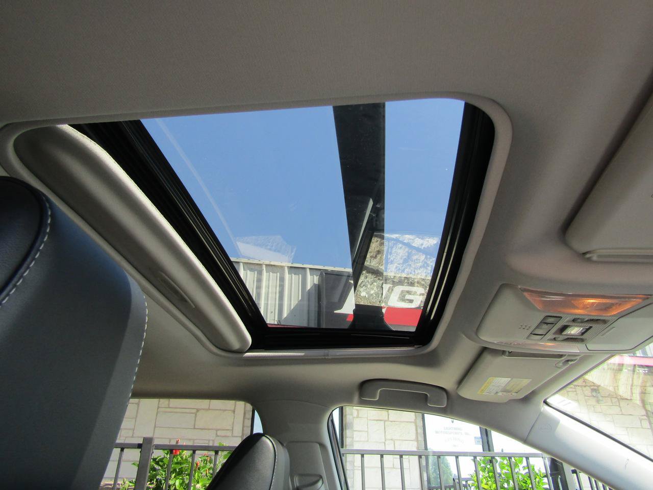 Used 2021 Toyota RAV4 XLE Premium FWD image 8