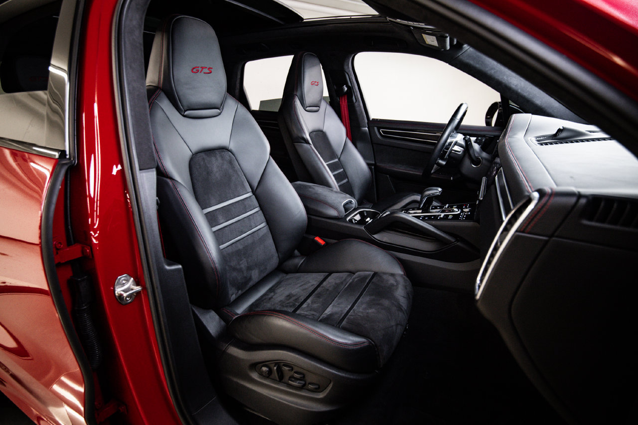 Certified 2022 Porsche Cayenne GTS AWD/4WD image 29