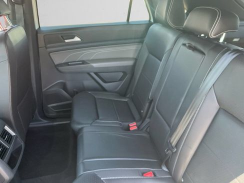 Used 2023 Volkswagen Atlas Cross Sport SEL R-Line AWD/4WD image 13