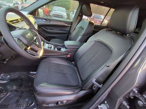 New 2026 Jeep Grand Cherokee Altitude AWD/4WD image 22