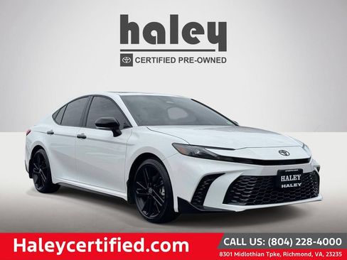 Used 2026 Toyota Camry Hybrid w/ Convenience Package FWD image 1