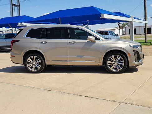 Used 2022 Cadillac XT6 Premium Luxury w/ Platinum Package AWD/4WD image 6