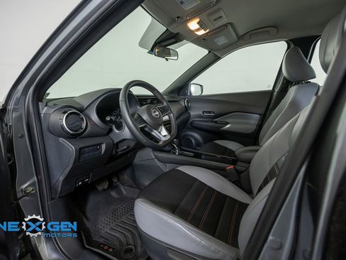 Used 2023 Nissan Kicks SR w/ SR Premium Package FWD image 10