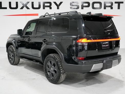 Used 2024 Lexus GX 550 image 3