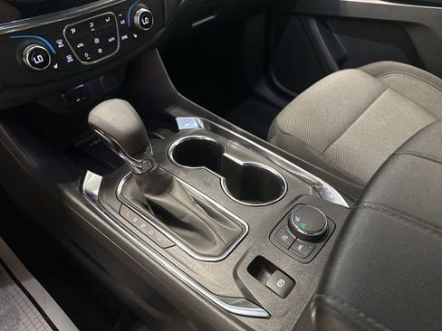 Used 2023 Chevrolet Traverse LT FWD image 27
