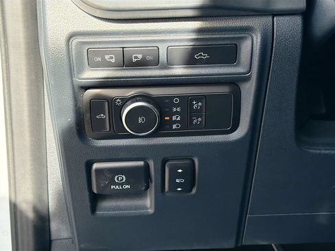 Used 2022 Ford F150 Lariat AWD/4WD image 10