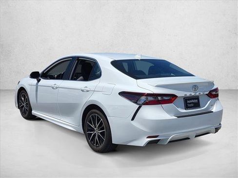 Used 2024 Toyota Camry SE FWD image 7