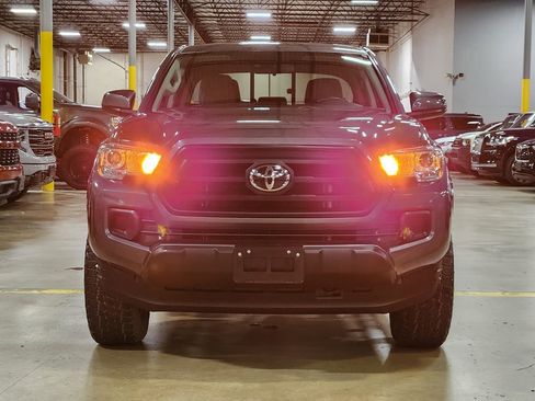 Used 2021 Toyota Tacoma SR w/ SR Convenience Package RWD image 2